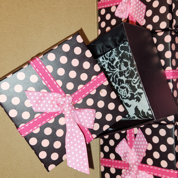 12 Gift Boxes  4x4 x 2.5" - Picture 2 of 4